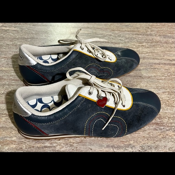 Coach Becka suede shoes with heart charm - Picture 16 of 16